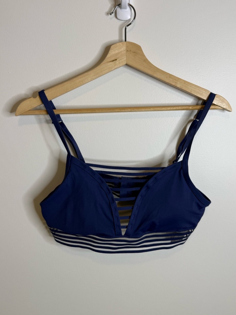 PINK Victoria's Secret Ultimate Bra Indigo Size M